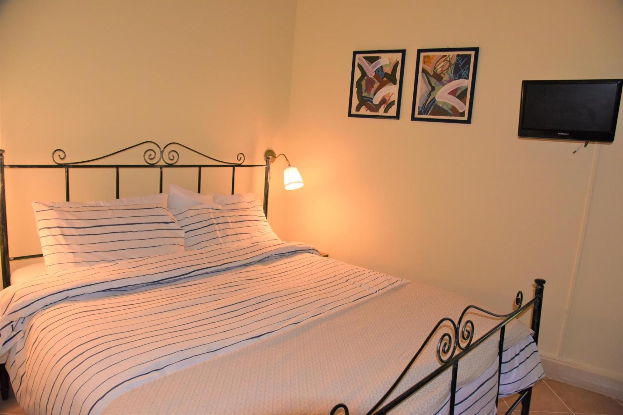 Palazzo Bernardini Apartment เลชเช ภายนอก รูปภาพ