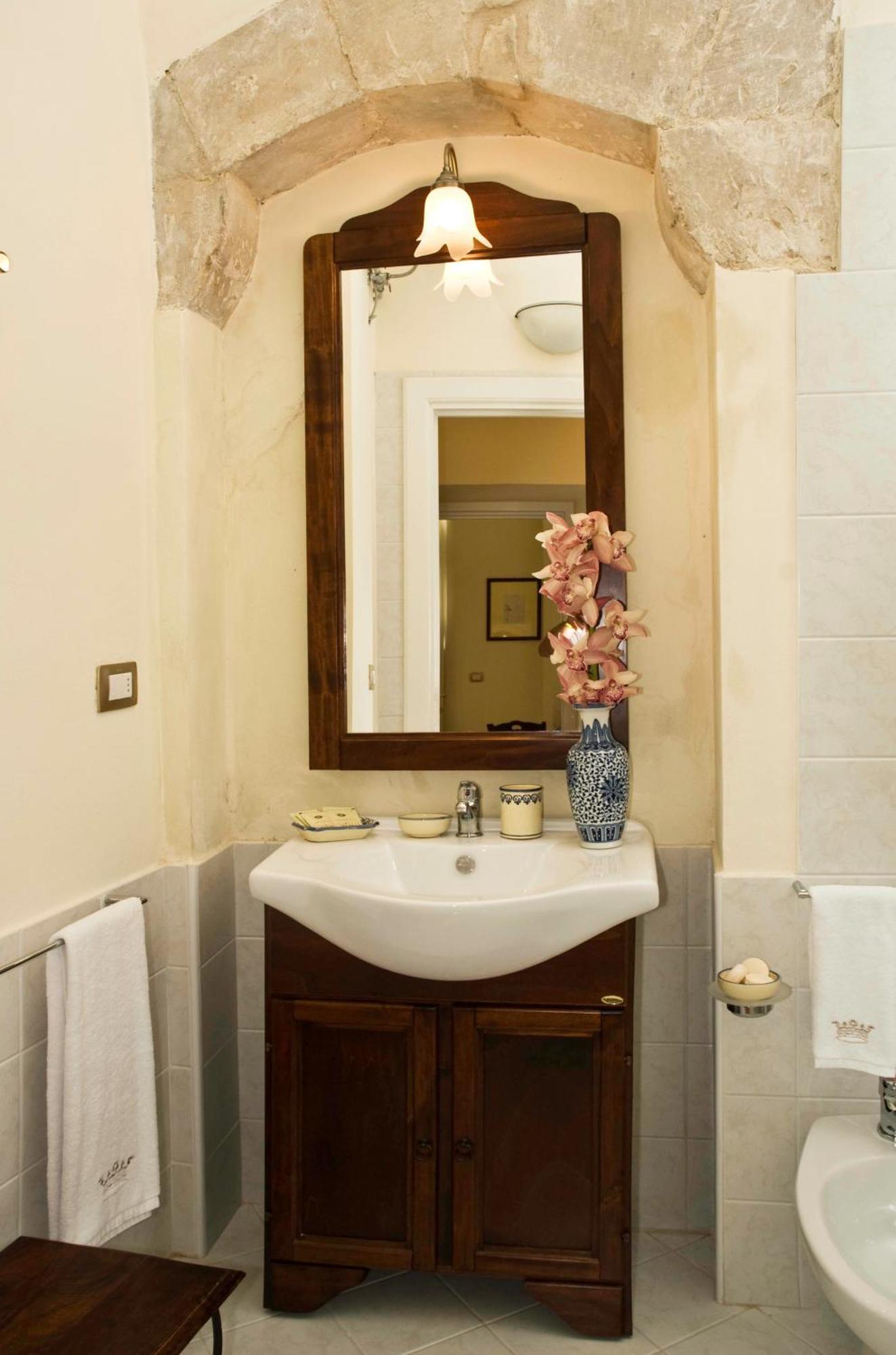 Palazzo Bernardini Apartment เลชเช ภายนอก รูปภาพ